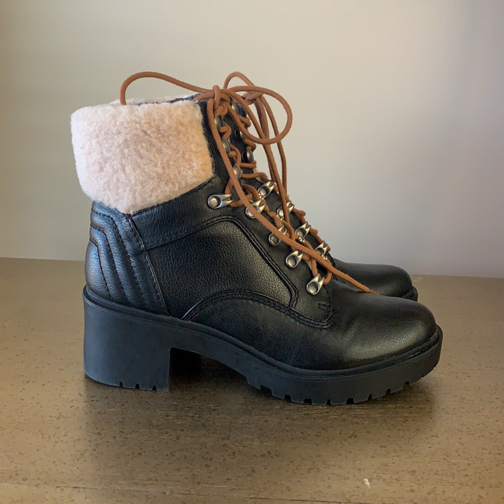 Shearling black lace up combat boots 8.5